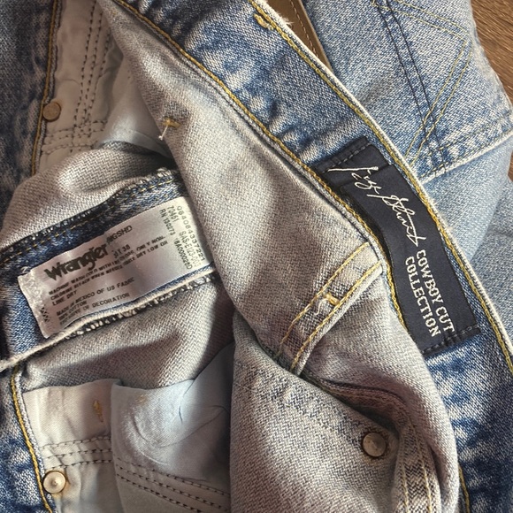 Men's Pre Owned George Strait Cowboy Cut Wrangler Light Blue Jeans - Picture 2 of 13